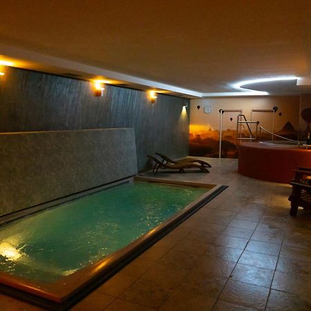 Wellness Hotel - Viktorka, Herecky Dum Česká Skalice Bagian luar foto