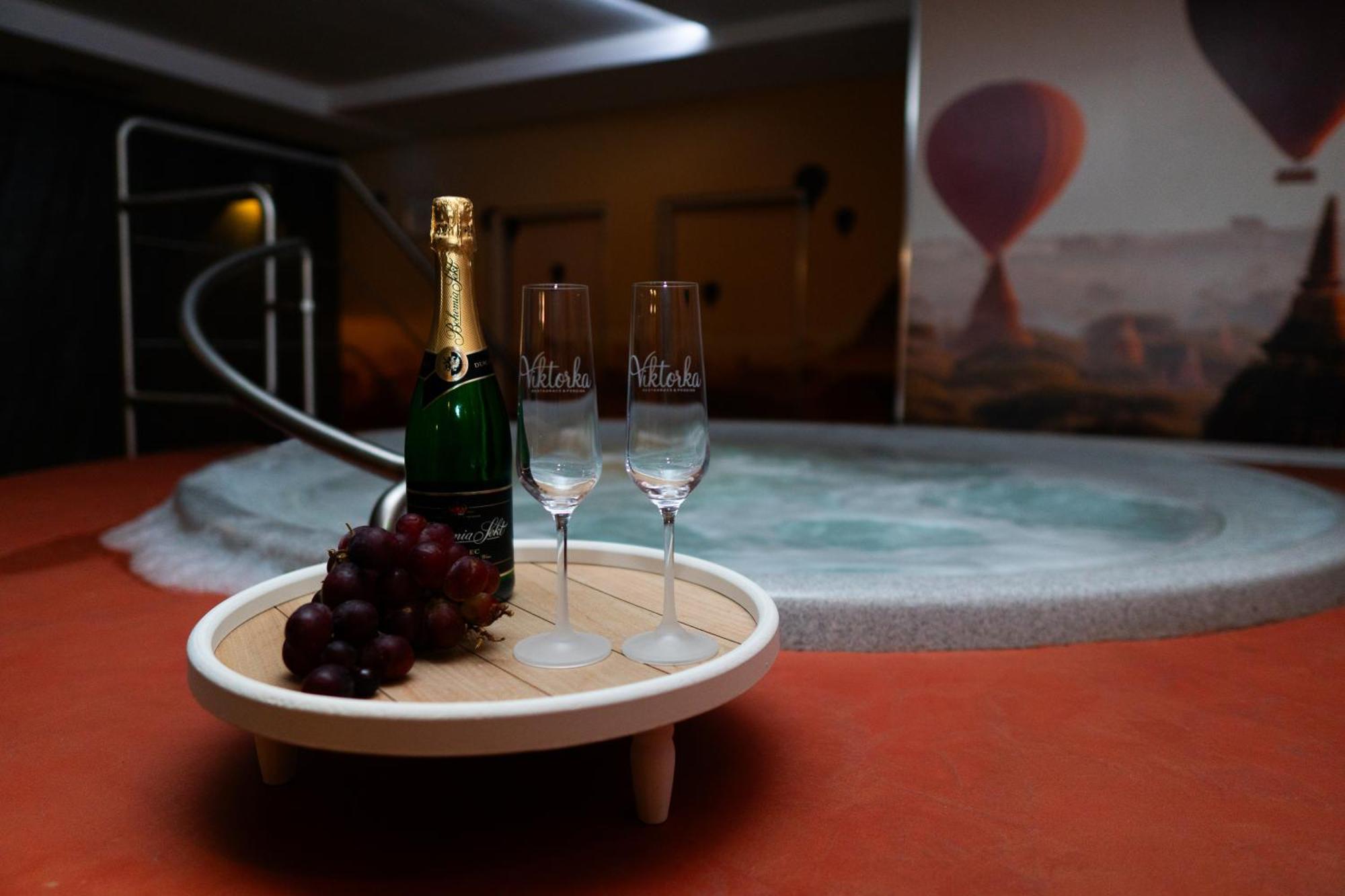 Wellness Hotel - Viktorka, Herecky Dum Česká Skalice Bagian luar foto