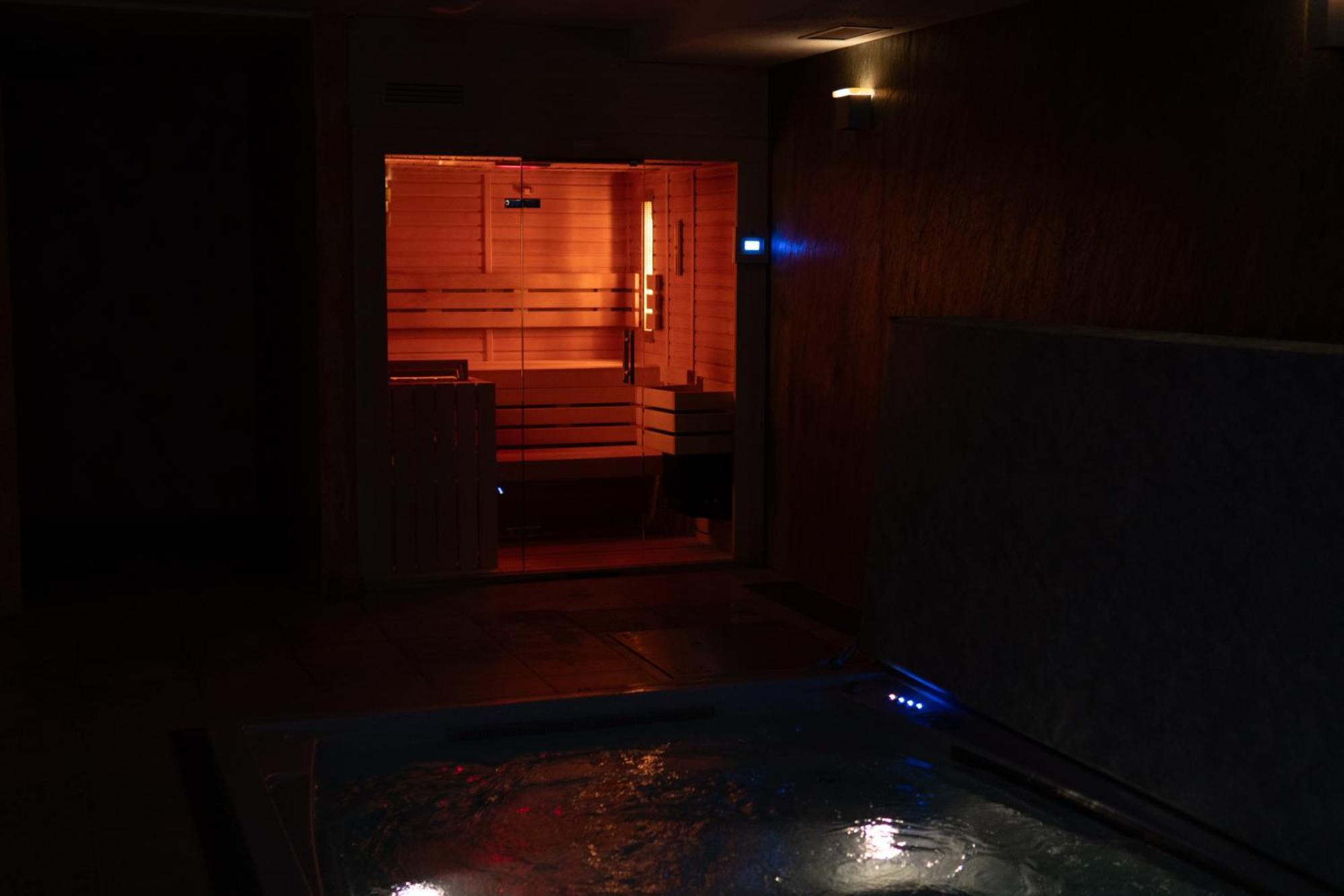 Wellness Hotel - Viktorka, Herecky Dum Česká Skalice Bagian luar foto